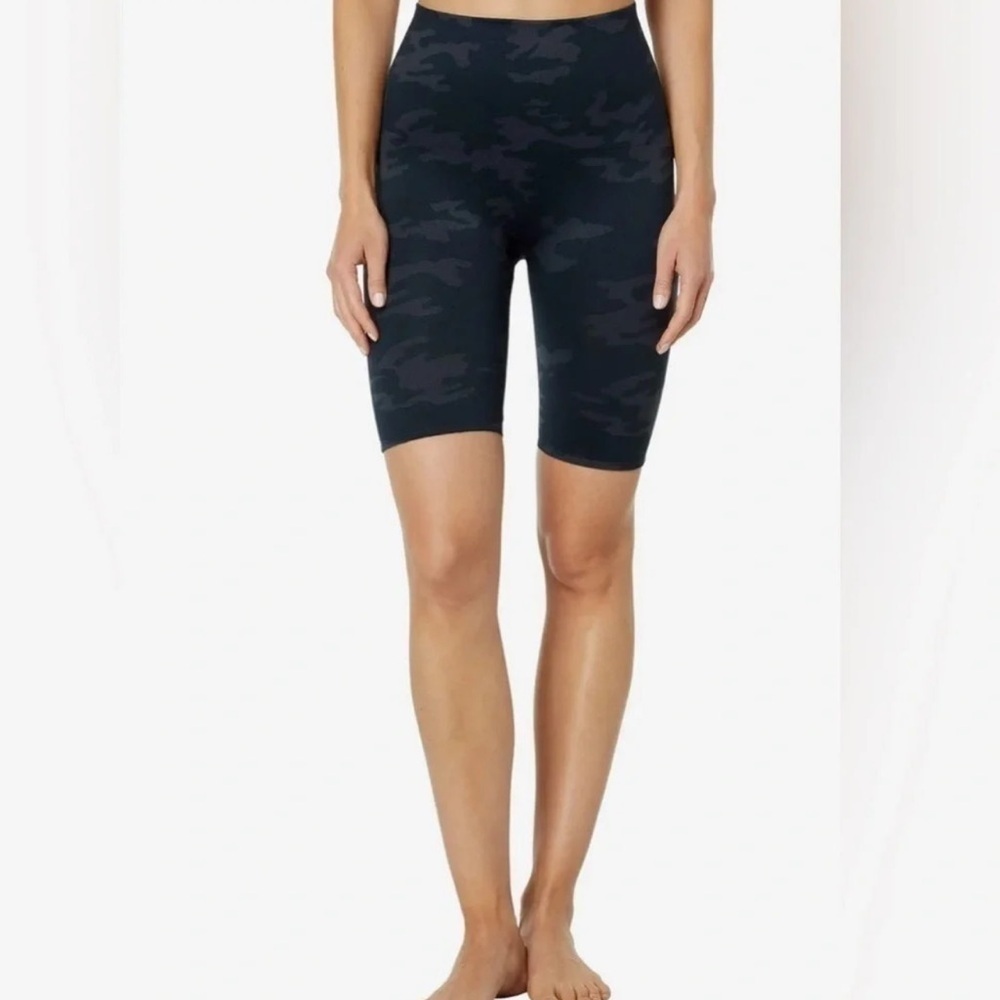 NWT SPANX XS LOOK AT ME NOW LAMN Bike Short Black Camo Fitted Shapewear MSRP $58